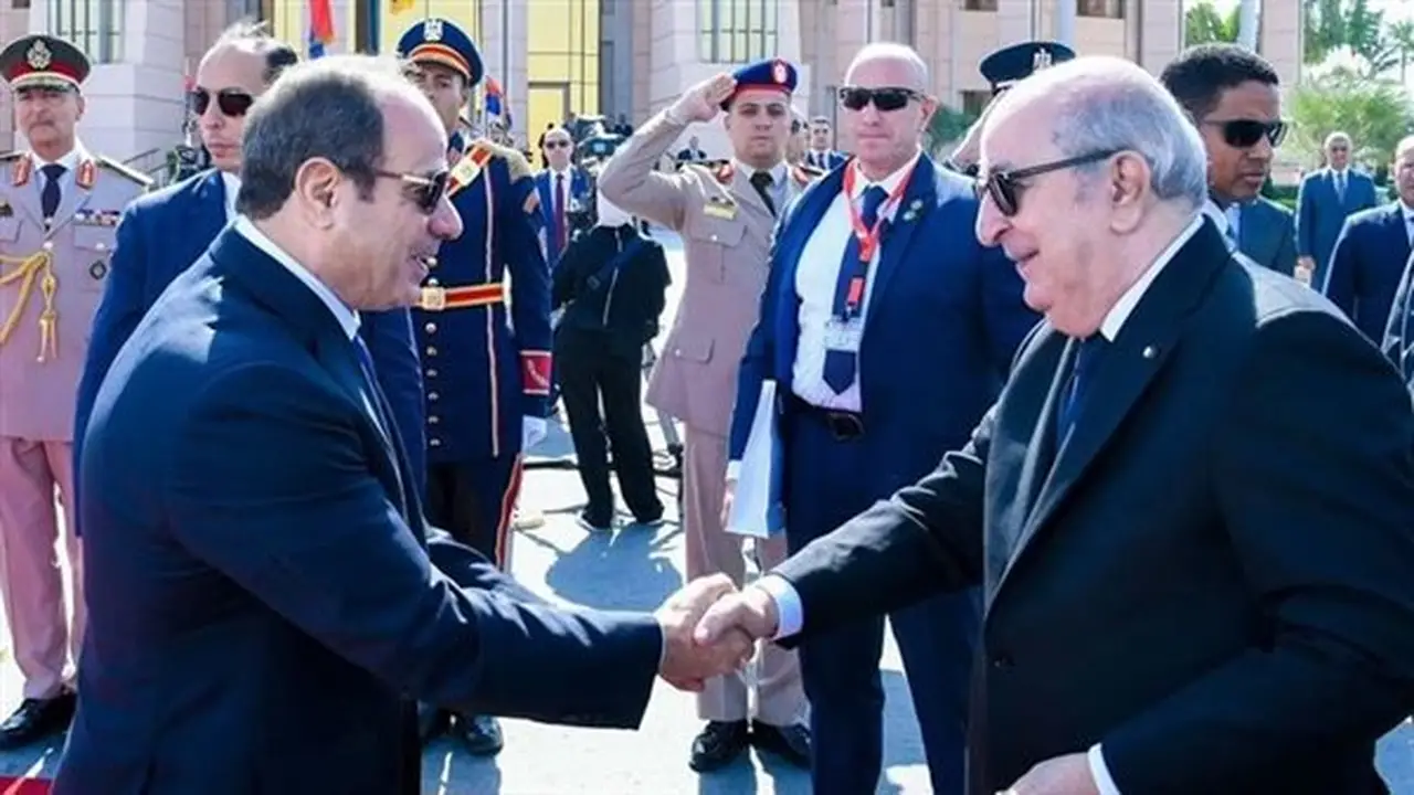الرئيس الجزائري: نقف مع مصر والسعودية في خندق واحد ونرفض التدخلات الخارجية