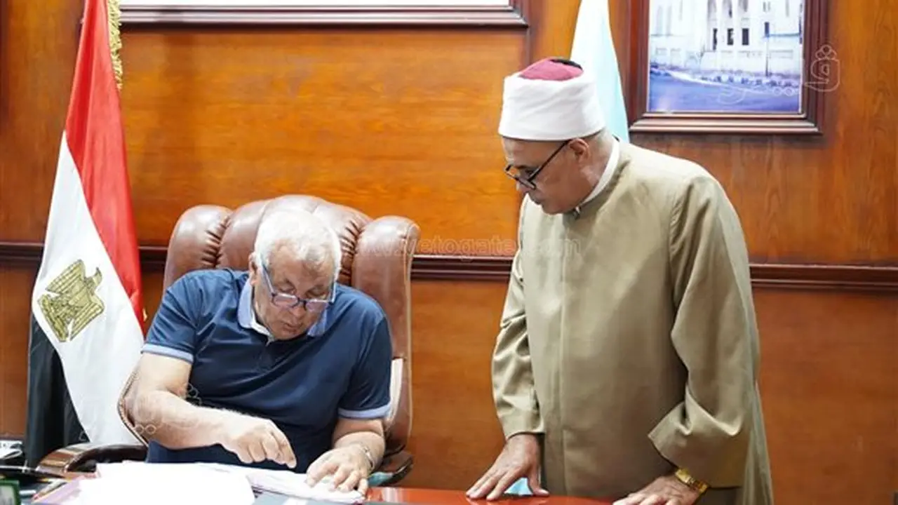 محافظ مطروح يهنئ أوائل الثانوية الأزهرية ويعلن عن احتفالية لتكريمهم