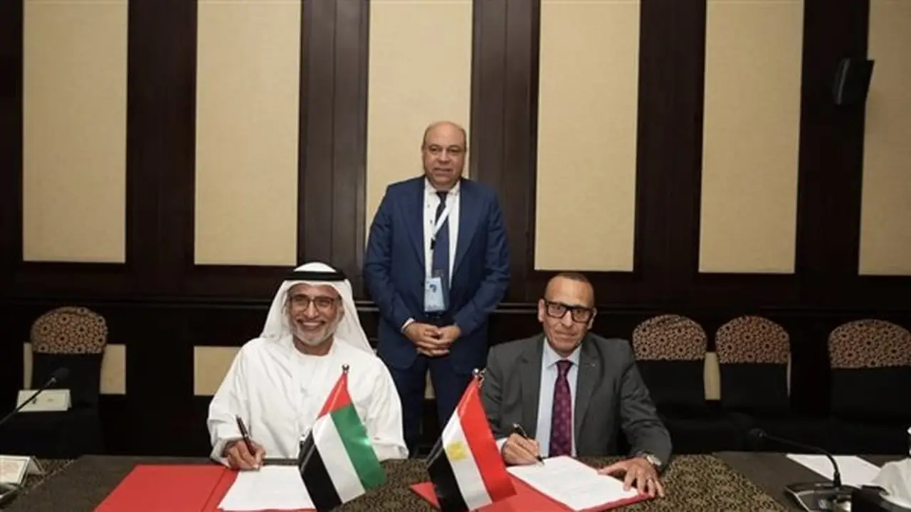 مصر والإمارات توقعان مذكرة تفاهم لتعزيز الربط الجوي