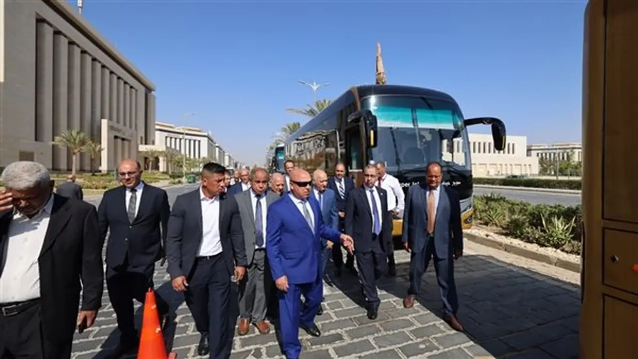 وزير النقل يطلق 20 أتوبيسًا مكيفًا جديدًا من شركة النصر للسيارات