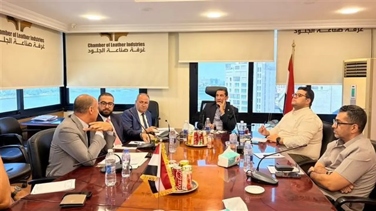 غرفة صناعة الجلود تناقش استراتيجيات جديدة للمعارض والبعثات التجارية لزيادة الصادرات