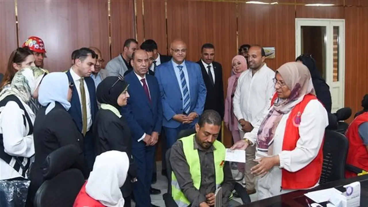 وزير العمل ومحافظ الإسكندرية يتفقدان مشروع القطار السريع وكوبري بحيرة مريوط