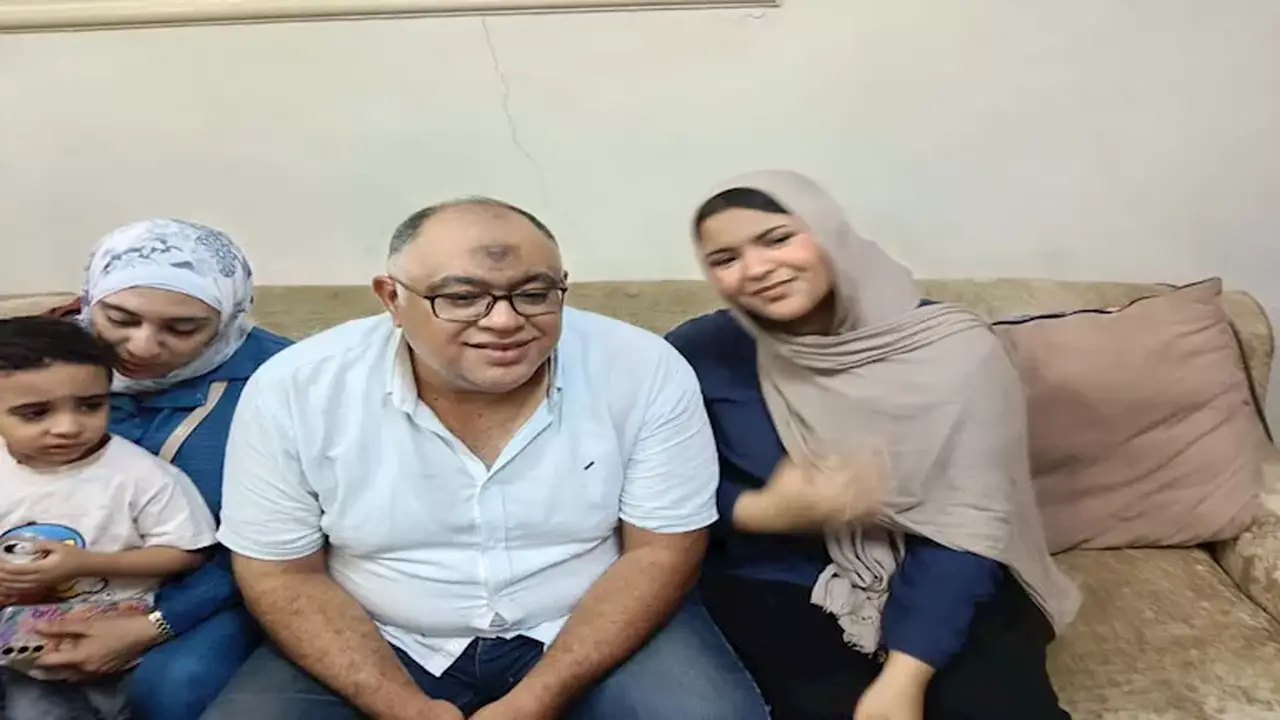 طالبة الثانوية العامة الأولى في الشعبة الأدبية تكشف أسرار تفوقها وحلمها بالجلوس على منصة القضاء – فيديو وصور