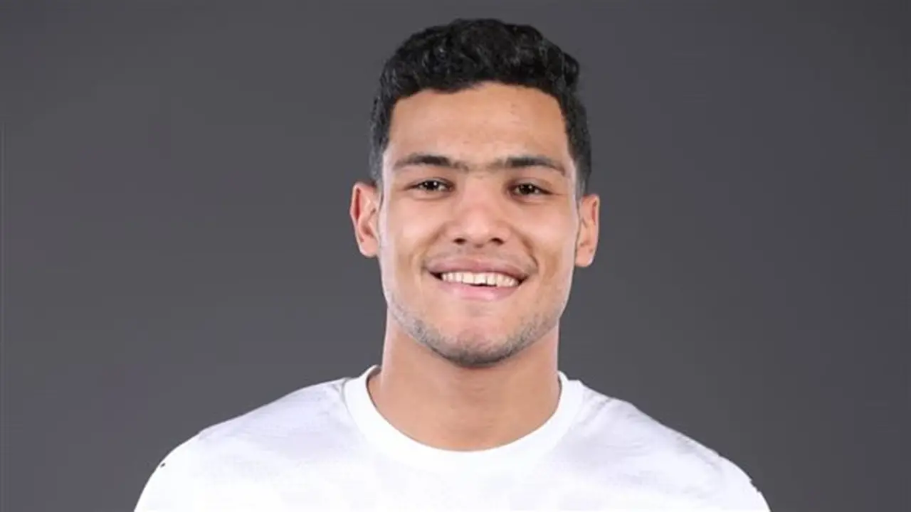 المصري يتعاقد مع مصطفى العش لاعب الأهلي لمدة أربعة مواسم