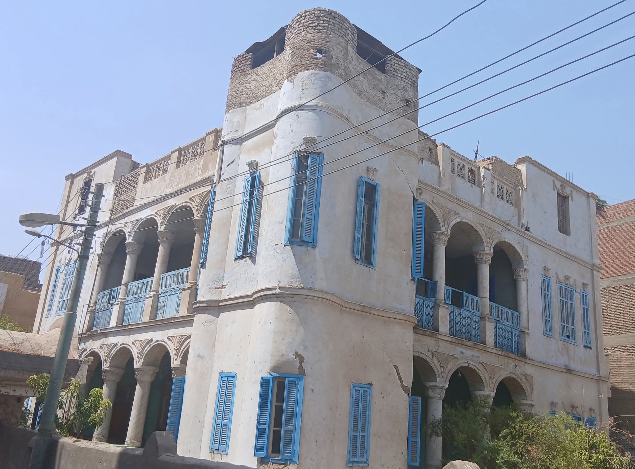 قصر بقرية طوخ بقنا