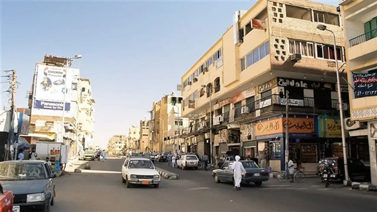 أجواء شديدة الحرارة وارتفاع الأمواج والأتربة: تفاصيل حالة الطقس اليوم الخميس