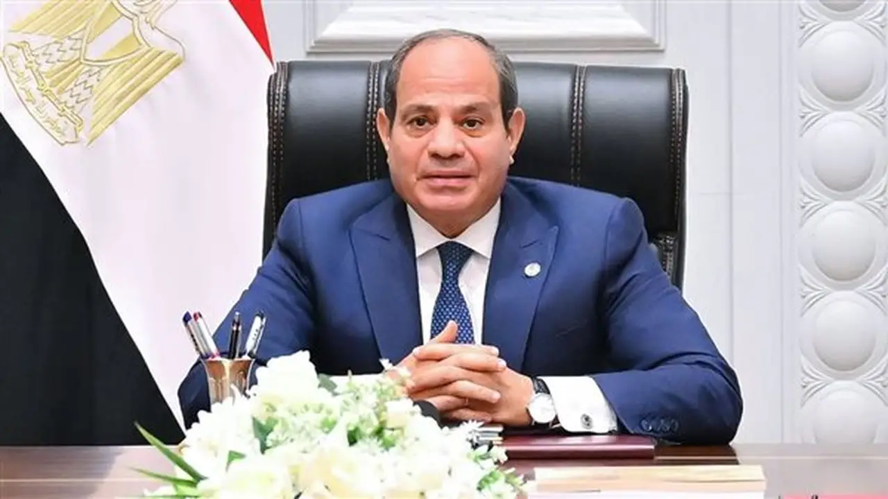 قرار جمهوري بتجديد تعيين أشرف إبراهيم عطوة نائبًا لرئيس هيئة قناة السويس لعام إضافي