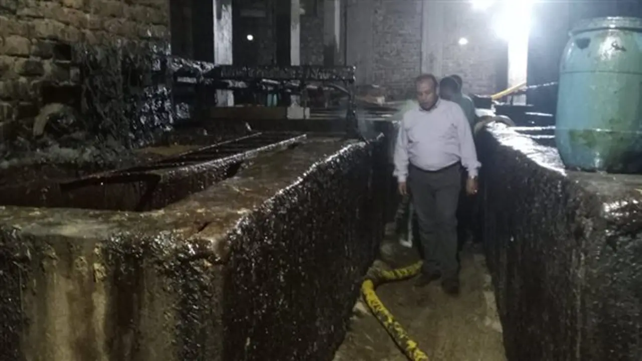 ضبط مصنع للعسل الأسود المغشوش في قنا ومصادرة 7 أطنان من السكر ومعدات التصنيع