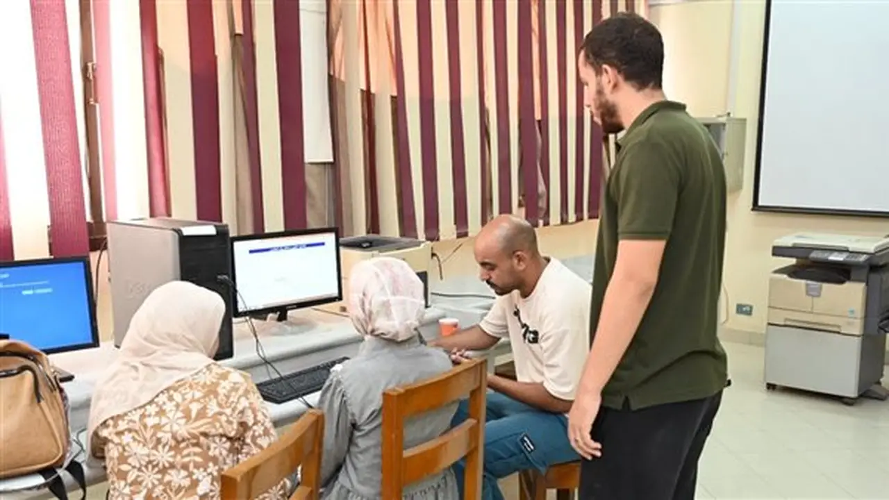 خطوات التقدم لاختبارات الدبلومات والمعاهد الفنية للالتحاق بكليات التجارة للعام 2026/2027 (فيديو)