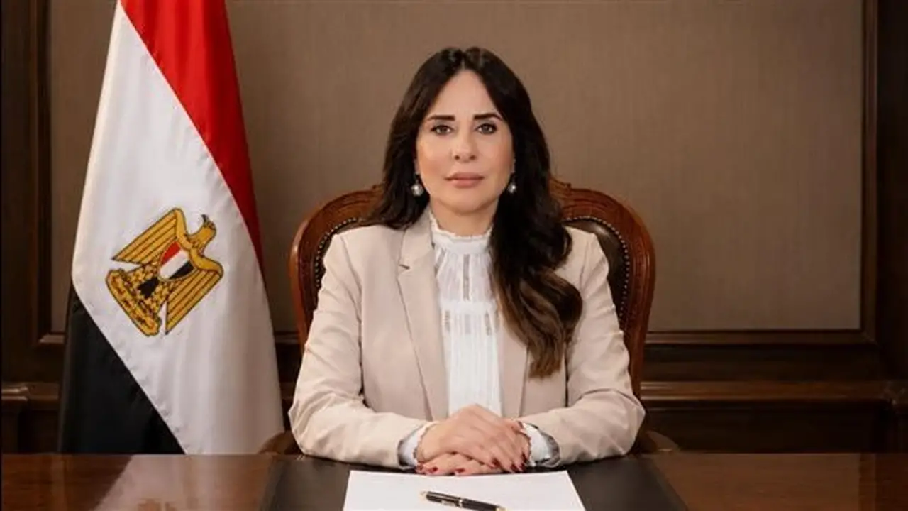 وزيرة الإسكان تتابع مشروعات التطوير والبنية الأساسية بمدينة السادات