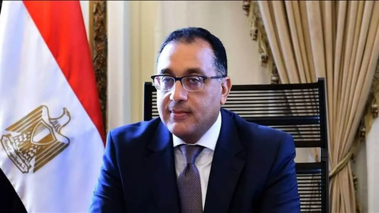 مدبولي يصدر 3 قرارات جديدة تشمل إسقاط الجنسية ونزع ملكية أراضٍ لمشروع محور سمالوط العلوي