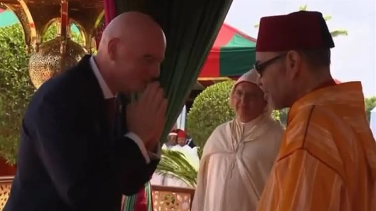 إنفانتينو يهنئ ملك المغرب بعيد العرش بحضور عدد من أسود الأطلس (صور)