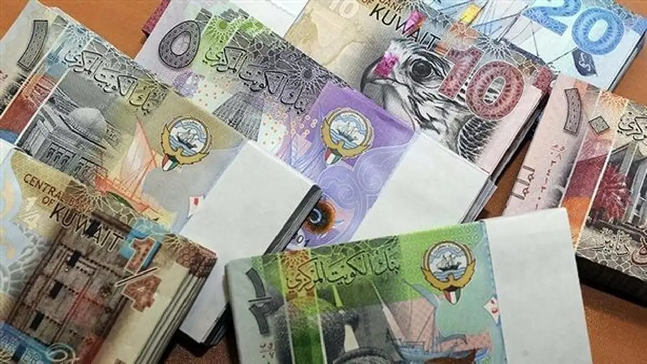 تراجع سعر الدينار الكويتي أمام الجنيه المصري في البنوك اليوم
