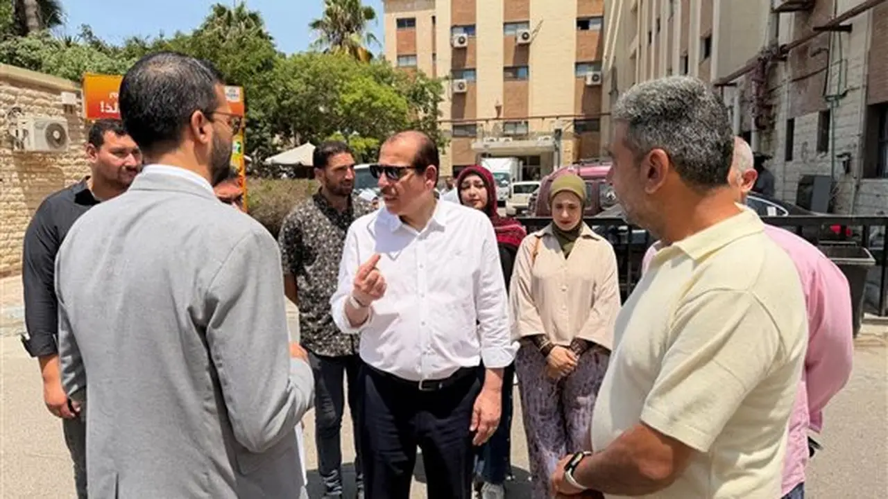 جولة مفاجئة لنائب وزير الصحة في مستشفيات مطروح لمتابعة جودة الرعاية الصحية
