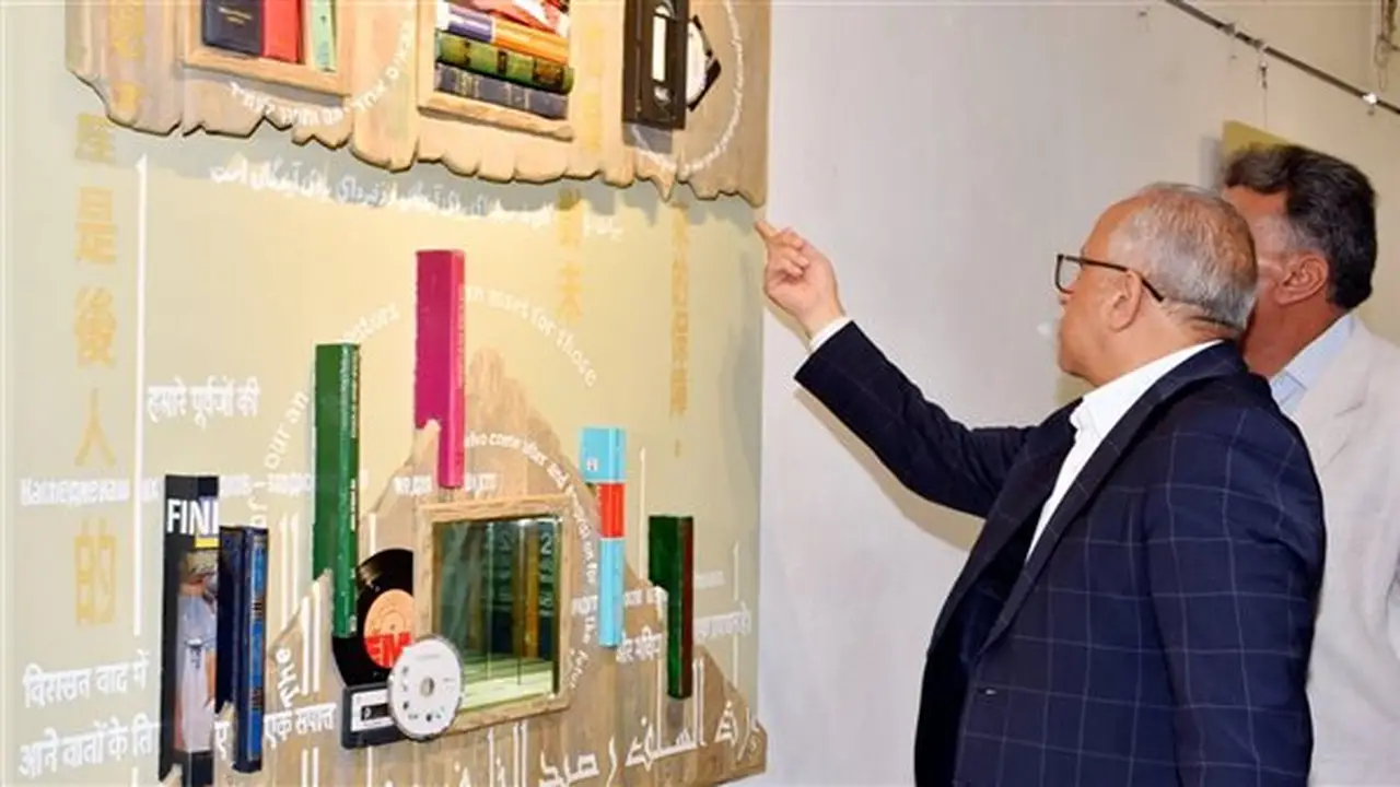 معرض “الإرث”: جسر بصري يجمع بين التراث الأصيل وتقنيات الحداثة في متحف مختار