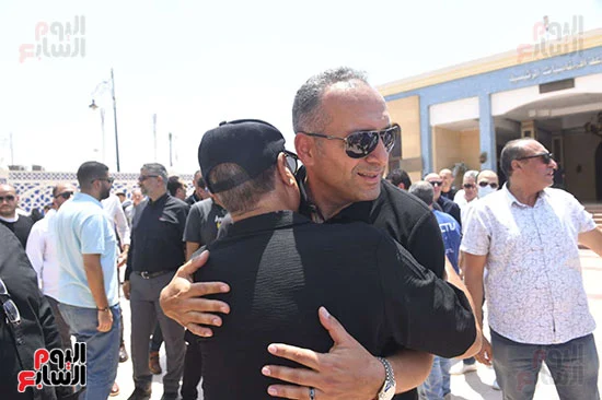المشاركين في جنازة الدهشوري حرب