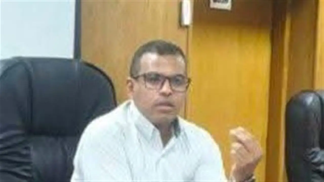 اجتماع مدير مستشفى المرزوقي الجامعي بقنا مع الأطباء المقيمين لتعزيز الأداء والخدمات الطبية