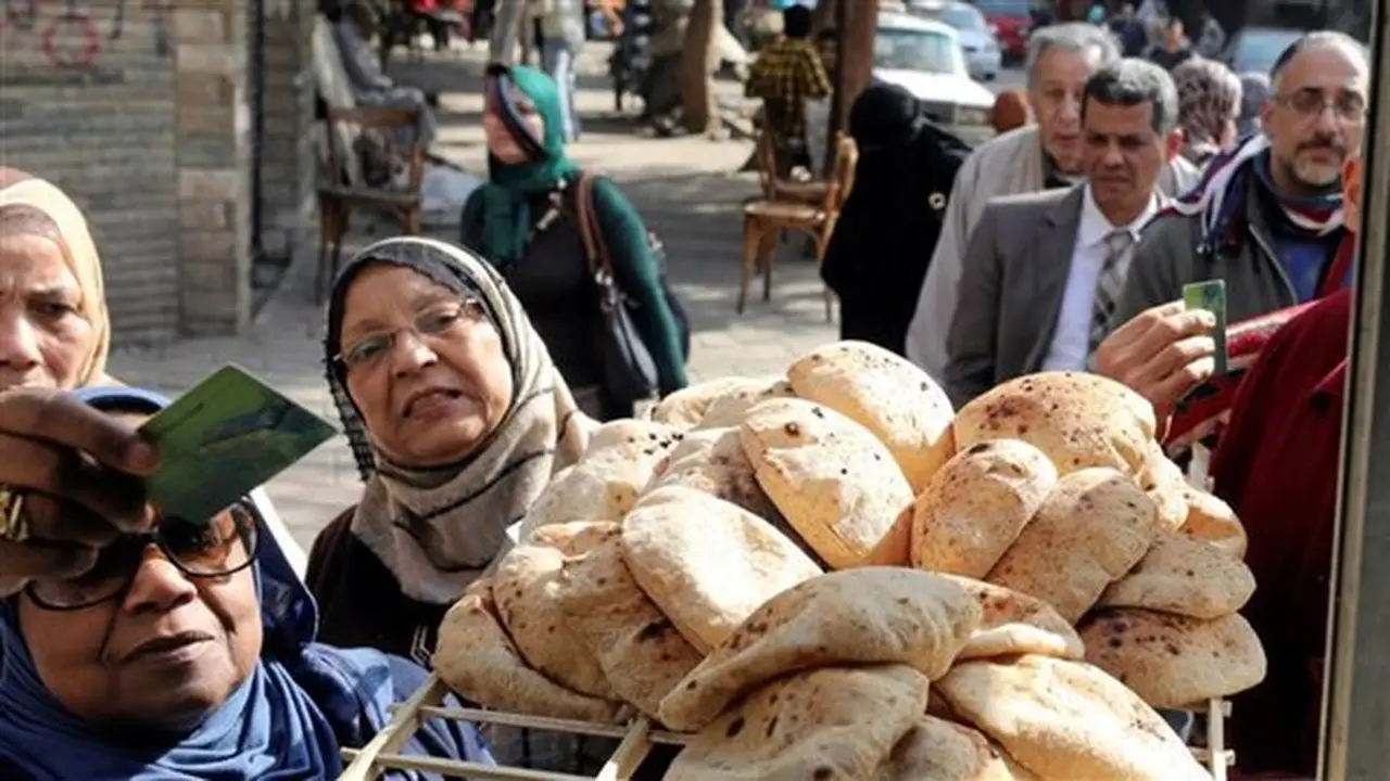 بدء تطبيق منظومة الخصم المباشر لصرف الخبز المدعم غدًا دون المساس بسعر الرغيف