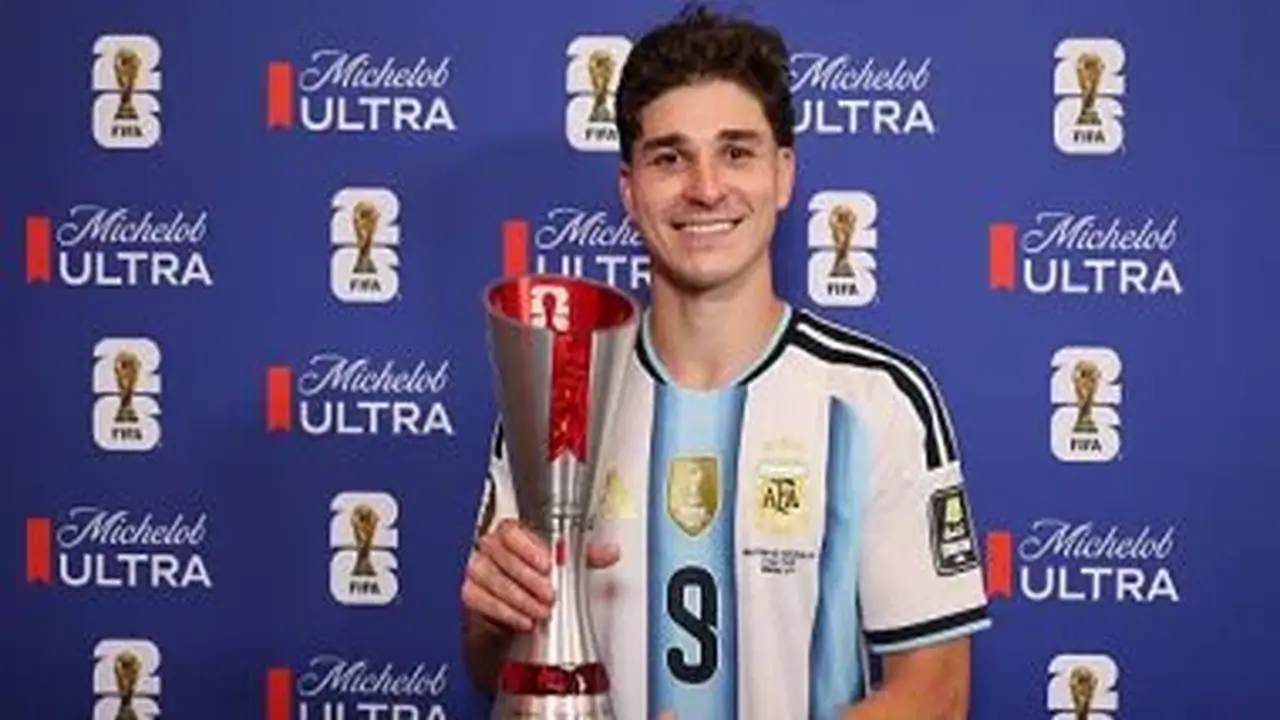 أتلتيكو مدريد يحقق إنجازاً تاريخياً في نهائي كأس العالم بـ10 لاعبين