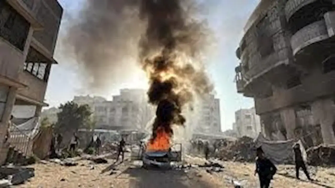 تصعيد الاحتلال في غزة: إنذارات بالإخلاء وقصف عنيف يستهدف المنازل