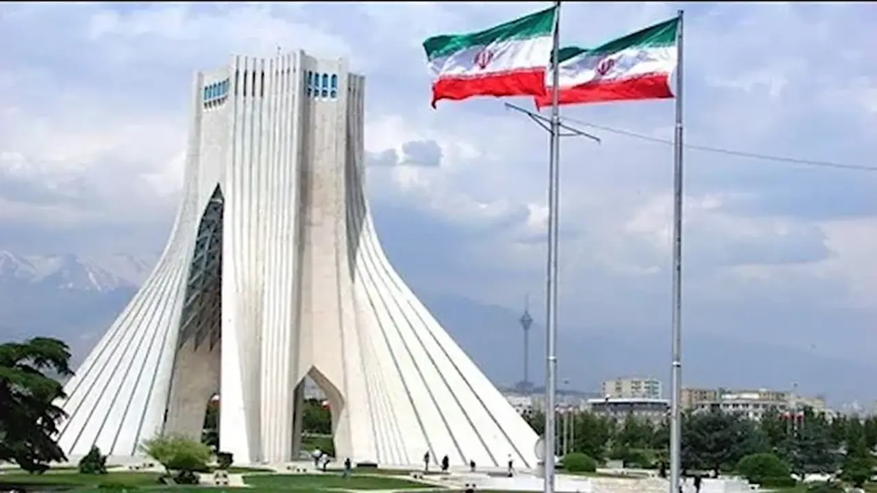 إيران تنفي أي علاقة لها بالهجوم على سفينتين في ميناء دمياط