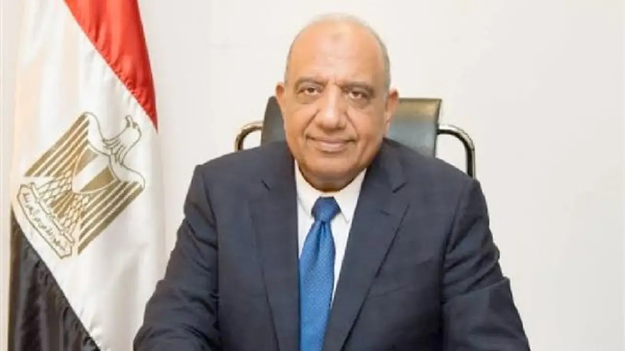 وزير الكهرباء يستجيب لاستغاثة فني كهرباء بشأن مستلزمات السلامة بعد سبع سنوات من الانتظار