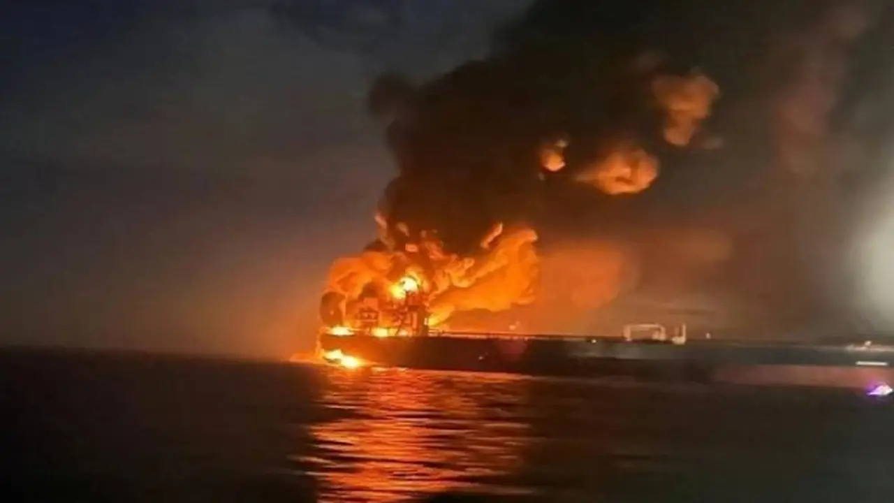 استهداف سفينة سعودية في البحر الأحمر وحريق في مقدمتها
