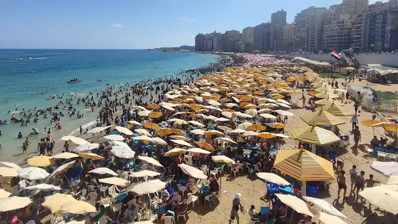 الأرصاد الجوية تحذر من اضطراب البحر المتوسط وموجة حارة جديدة حتى أغسطس