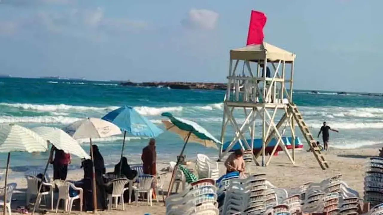 تحذيرات من الأرصاد بشأن تيارات السحب البحرية وأثرها على المصطافين