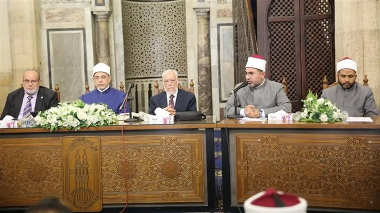 الأزهر: المجالس الحديثية ترسخ التراث، وختم كتابي الترمذي يعزز التلقي المباشر عن العلماء