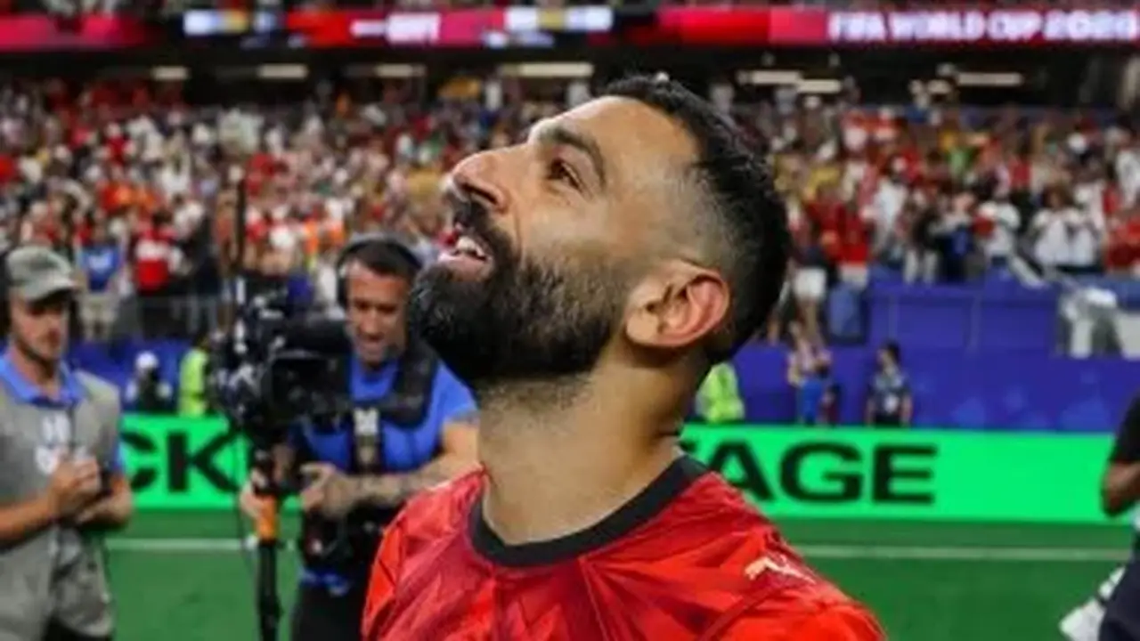 عرض مغرٍ من الاتحاد السعودي لضم محمد صلاح في ظل اهتمام بشكتاش