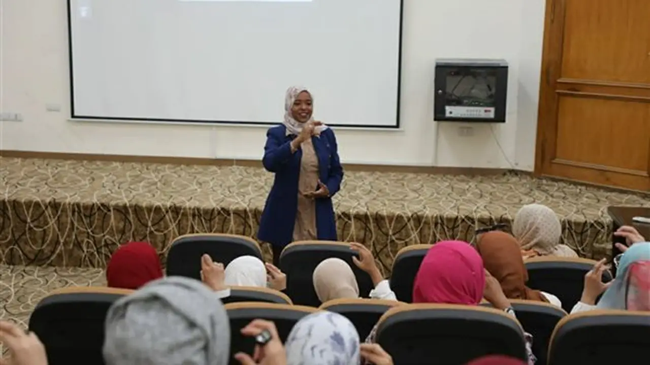 البحر الأحمر تطلق دورة تدريبية في لغة الإشارة لذوي الهمم