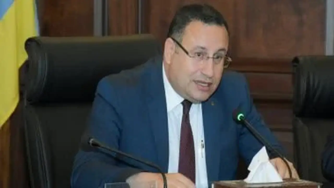 التعليم العالي تُغلق 4 كيانات وهمية تدعي منح درجات وشهادات