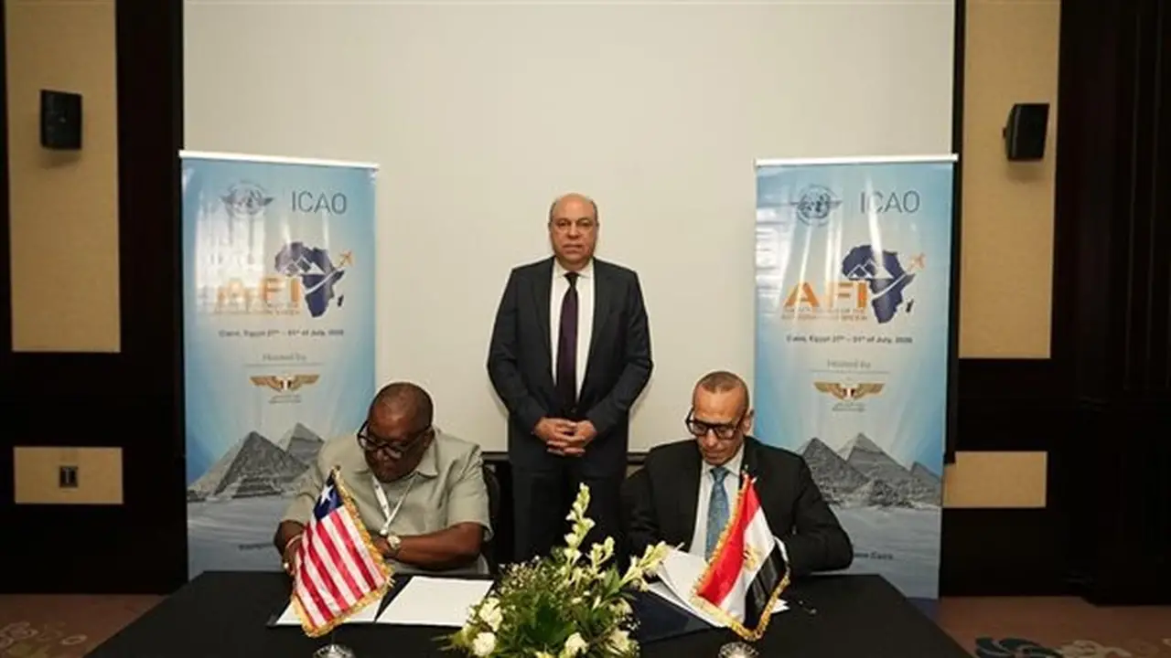 مصر وليبيريا توقعان مذكرة تفاهم في مجال الطيران المدني