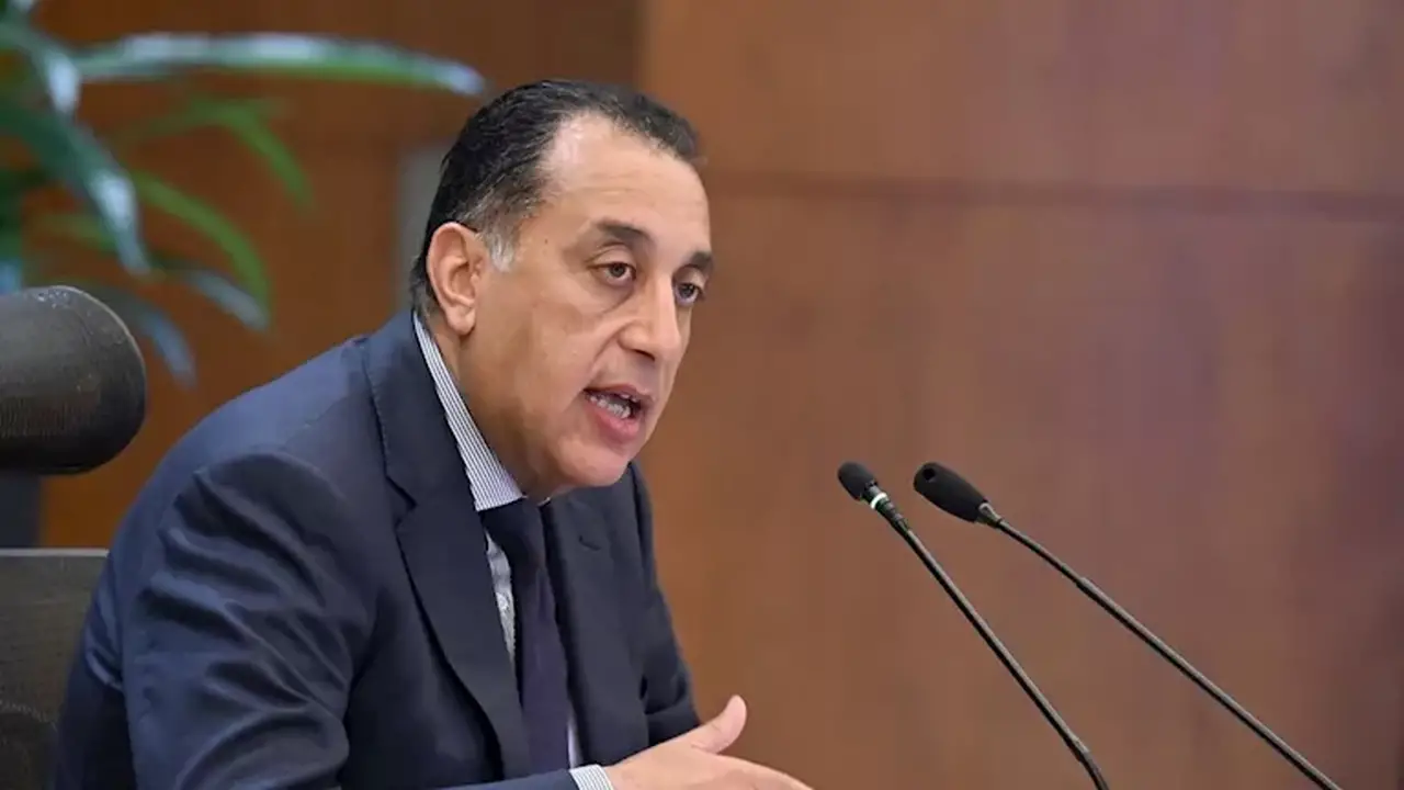 الحكومة المصرية توافق على اتفاق مع بنك الاستثمار الأوروبي لتحديث شبكة الكهرباء