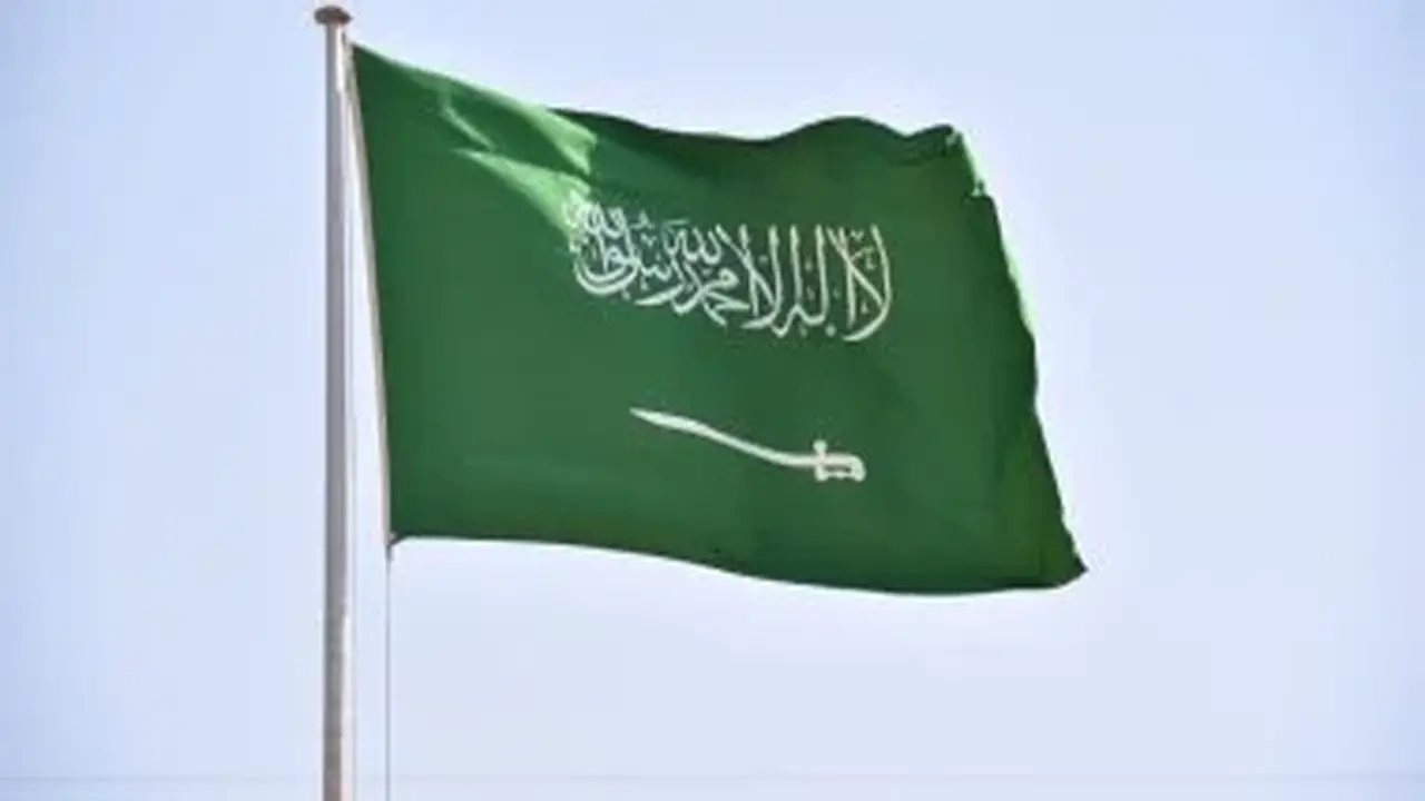 السعودية تعبر عن دعمها الكامل لمصر بعد استهداف سفينتين في ميناء دمياط