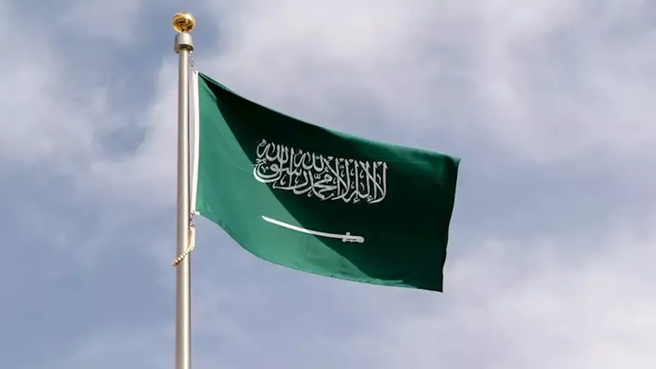 السعودية تستنكر الهجوم على سفينتين في ميناء دمياط