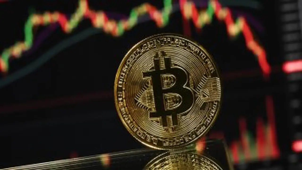 تراجع بيتكوين مع تصاعد التوترات بين الولايات المتحدة وإيران