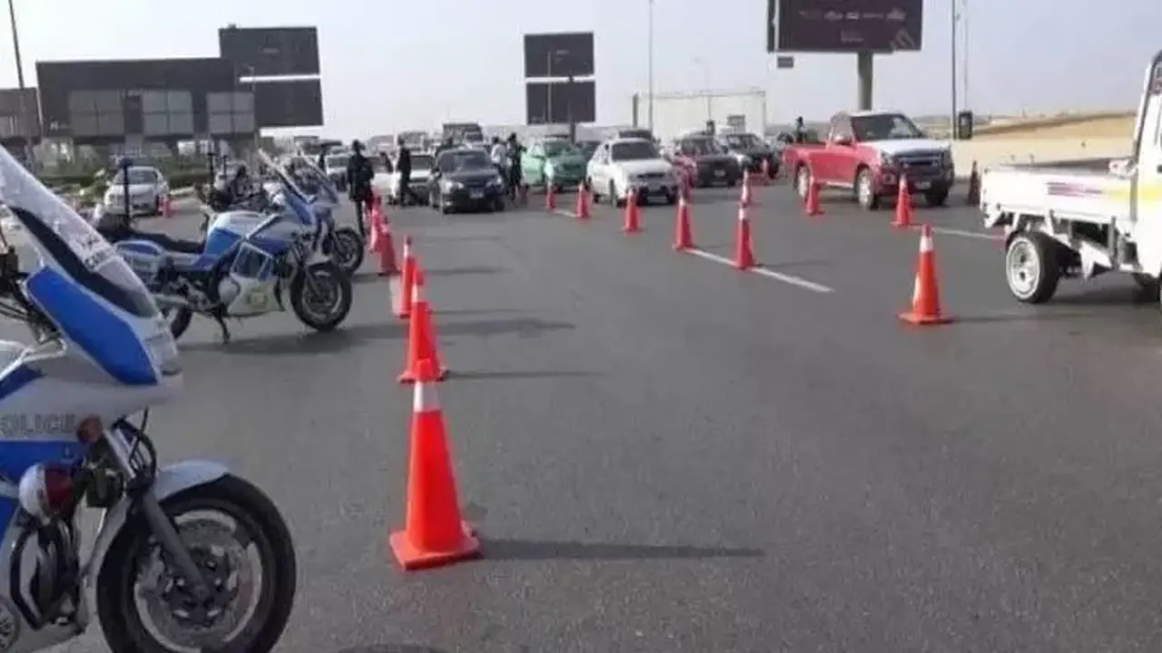 تحويلات مرورية جديدة بعد غلق مطالع محور 26 يوليو يوم الجمعة