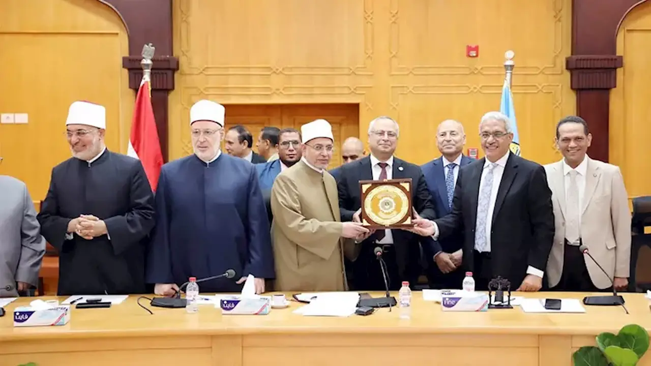 مجلس جامعة الأزهر الأخير برئاسة الدكتور سلامة جمعة قبل الإحالة للمعاش