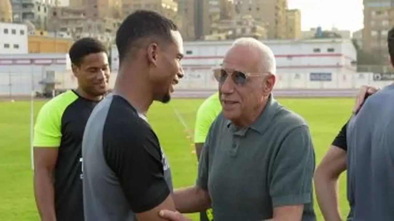 مكالمة حسين لبيب مع لاعبي الزمالك حول معسكر الإعداد للموسم الجديد