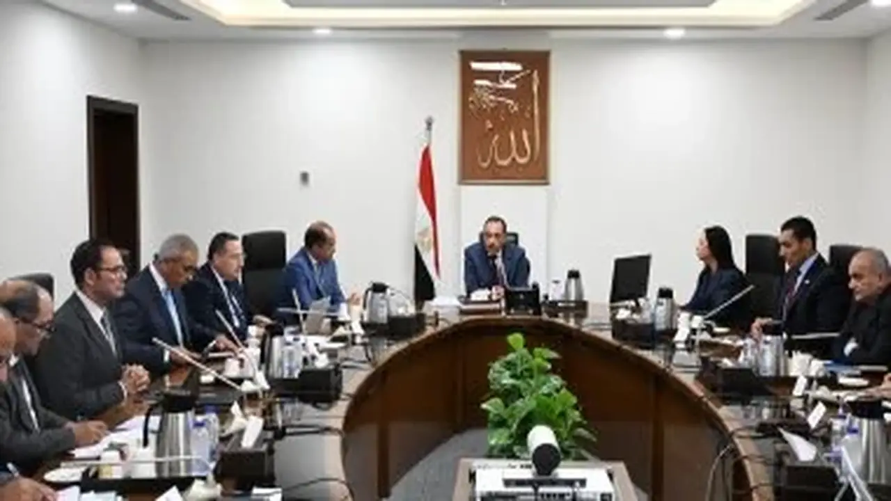رئيس الوزراء يستعرض مقترحات البرنامج الوطني لاكتشاف ورعاية الموهوبين