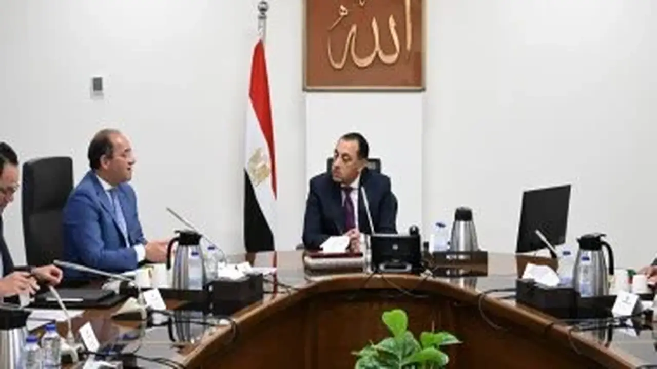 رئيس الوزراء يلتقي وزير المالية لمتابعة ملفات العمل المهمة