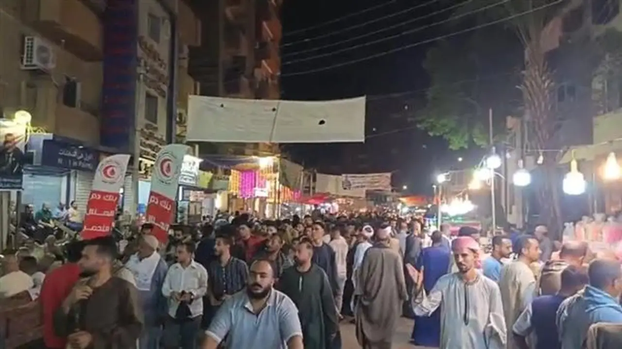 ازدحام مروري شديد في أبو تيج خلال ختام مولد “سلطان الصعيد” (فيديو)