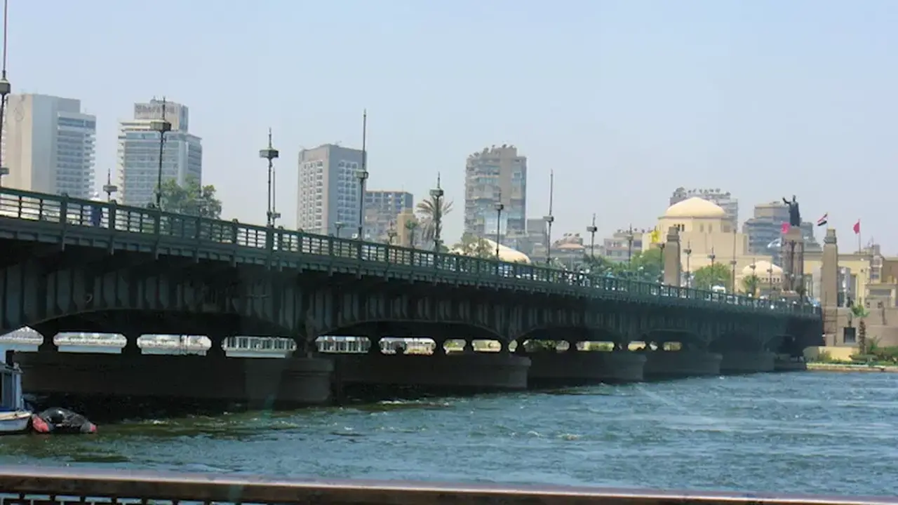 فتح كوبري قصر النيل: كيف كانت تعبر البواخر النيلية؟ – (فيديو وصور)