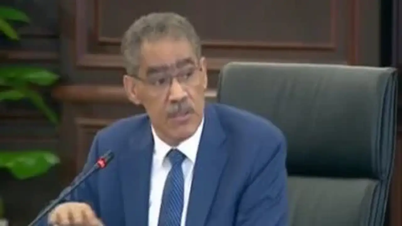 ضياء رشوان: وزارة البترول كانت أول جهة تعلن عن حريق ميناء دمياط