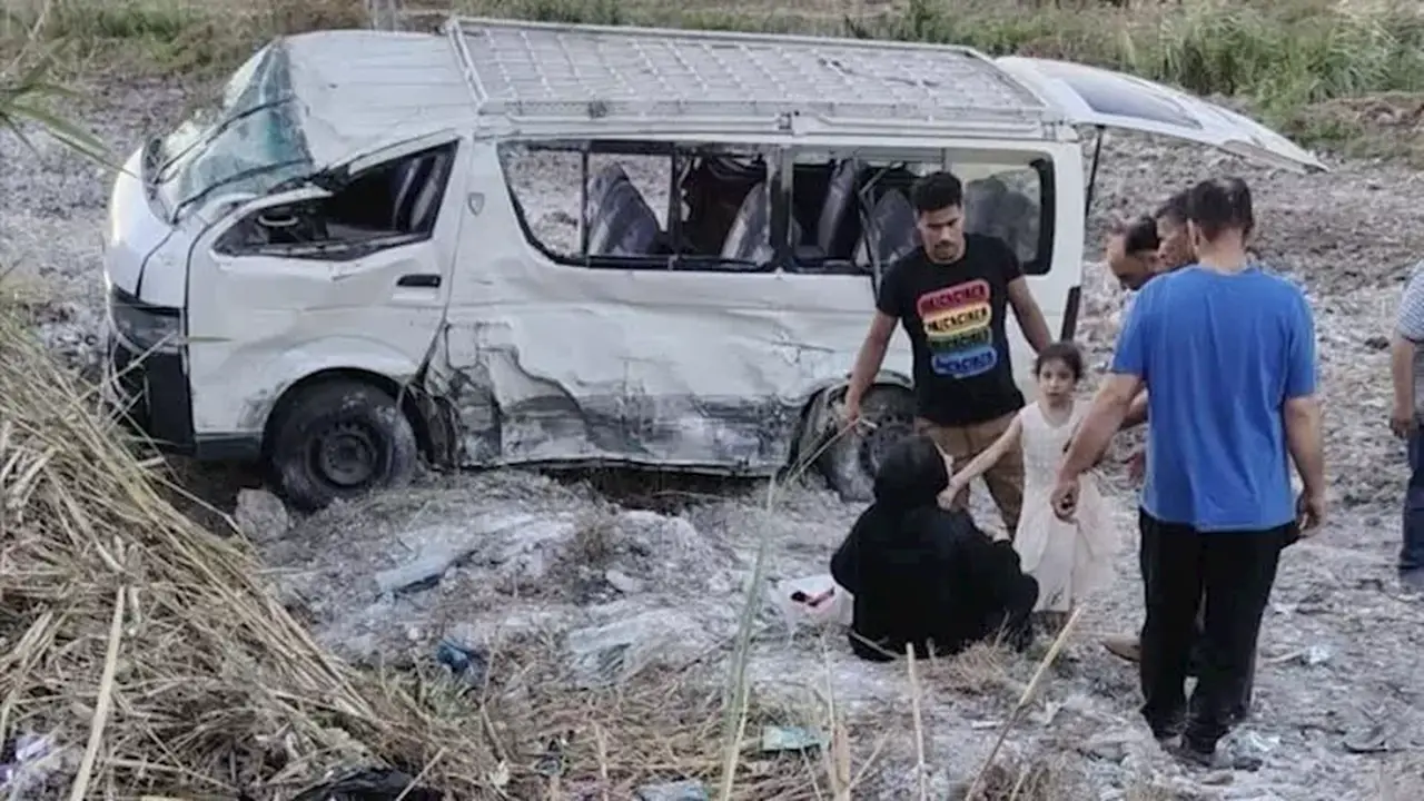 إصابة 10 أشخاص في انقلاب ميكروباص بالفيوم نتيجة اختلال عجلة القيادة