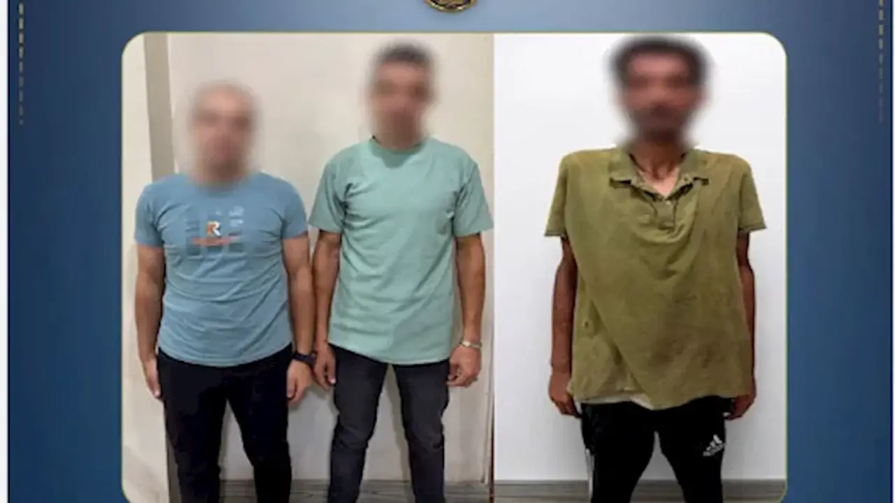لحظة ضبط لص داخل منزل في الشرقية: صاحب المنزل يوثق الواقعة وينشر الفيديو