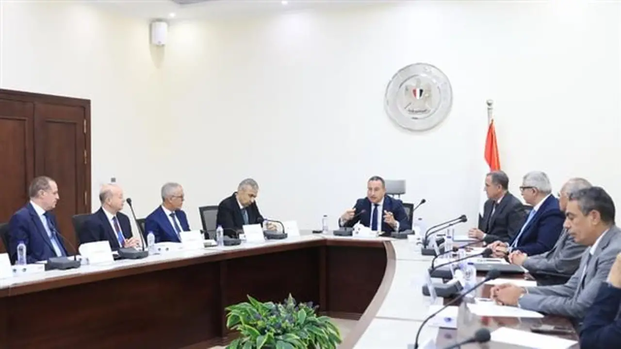 تحديث البرامج الدراسية في المعاهد العليا لتلبية احتياجات سوق العمل