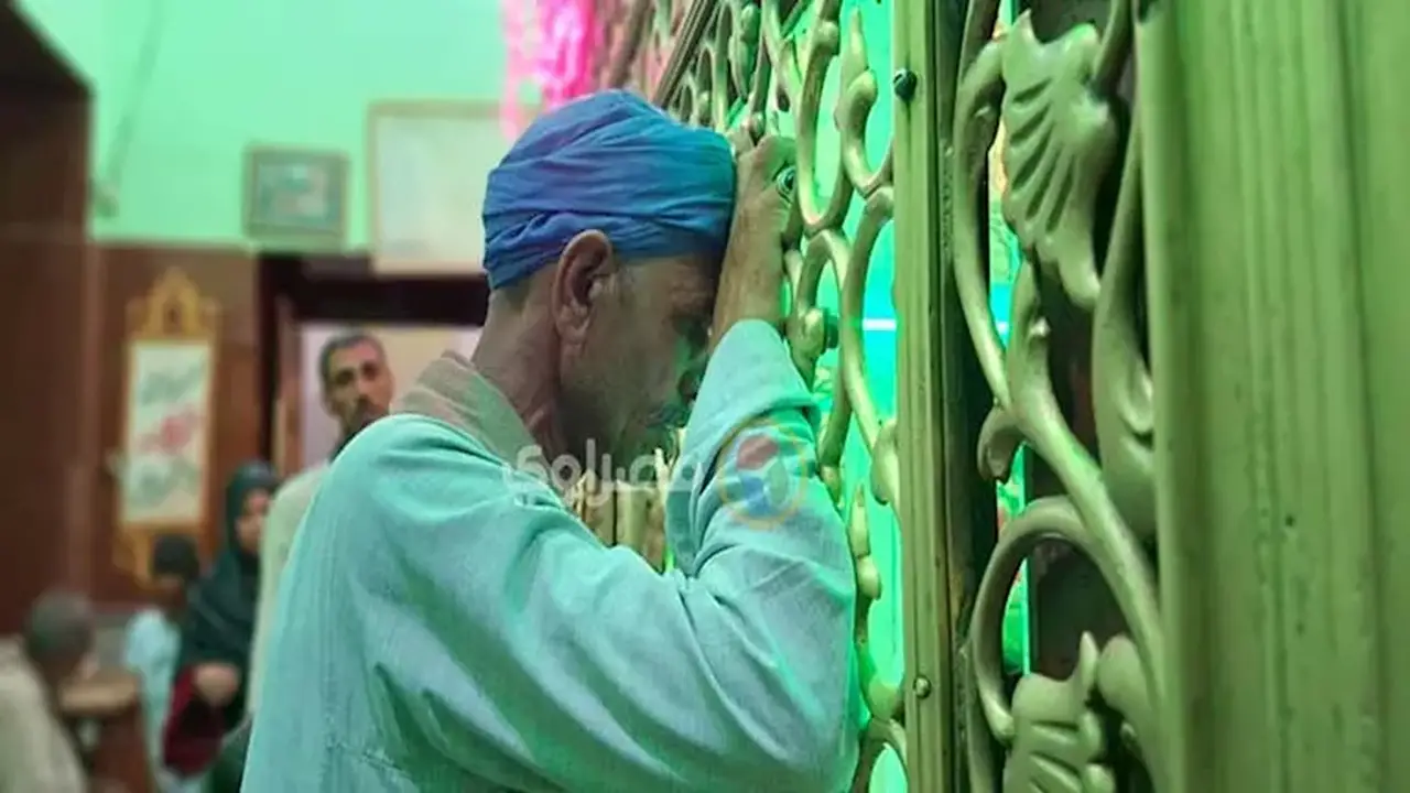 احتفالات مولد الشيخ أحمد الفرغل: روحانية ومبارزات بالعصي في أسيوط – فيديو وصور